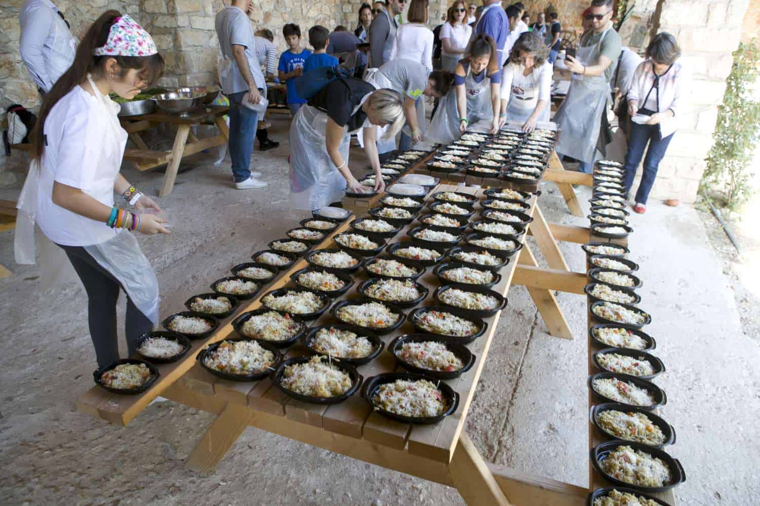 2.000 μερίδες φαγητό μαγείρεψαν τα μέλη του ΣΕΣΑΕ σε συνεργασία με την Οργάνωση ΓΗ