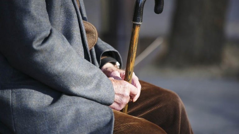 Νέα έρευνα για τις συντάξεις: το 43% των Ευρωπαίων δεν αποταμιεύουν για τη συνταξιοδότηση