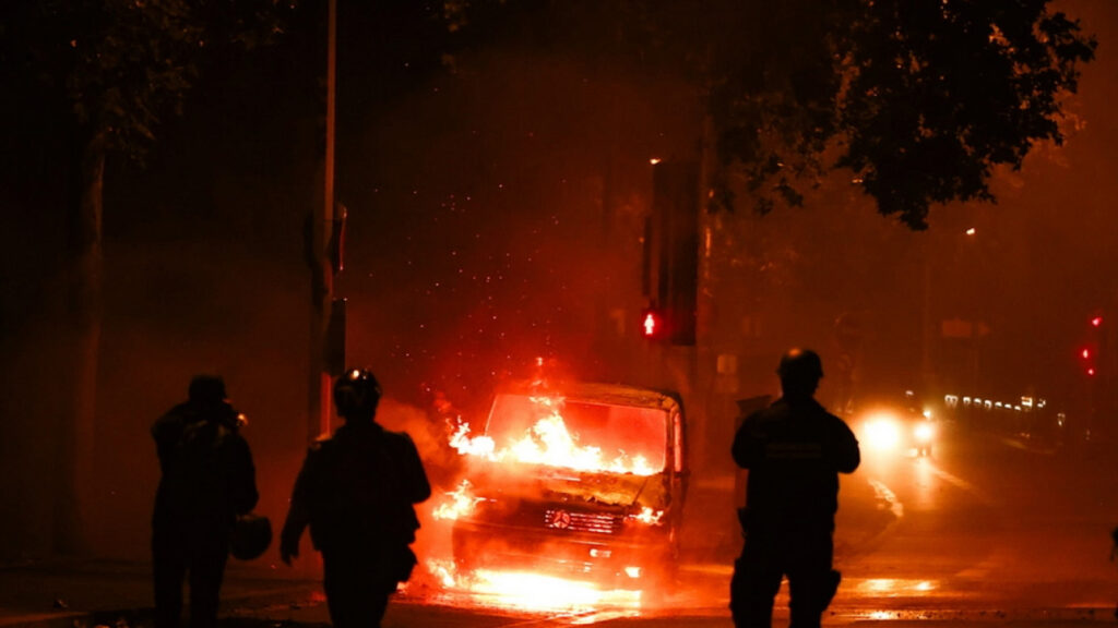 Ταραχές στη Γαλλία: Στο €1 δισ. περίπου οι συνολικές ασφαλισμένες ζημιές