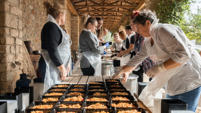 2.620 μερίδες φαγητό ετοιμάστηκαν από τον Σ.Ε.Σ.Α.Ε. σε συνεργασία με την Οργάνωση ΓΗ