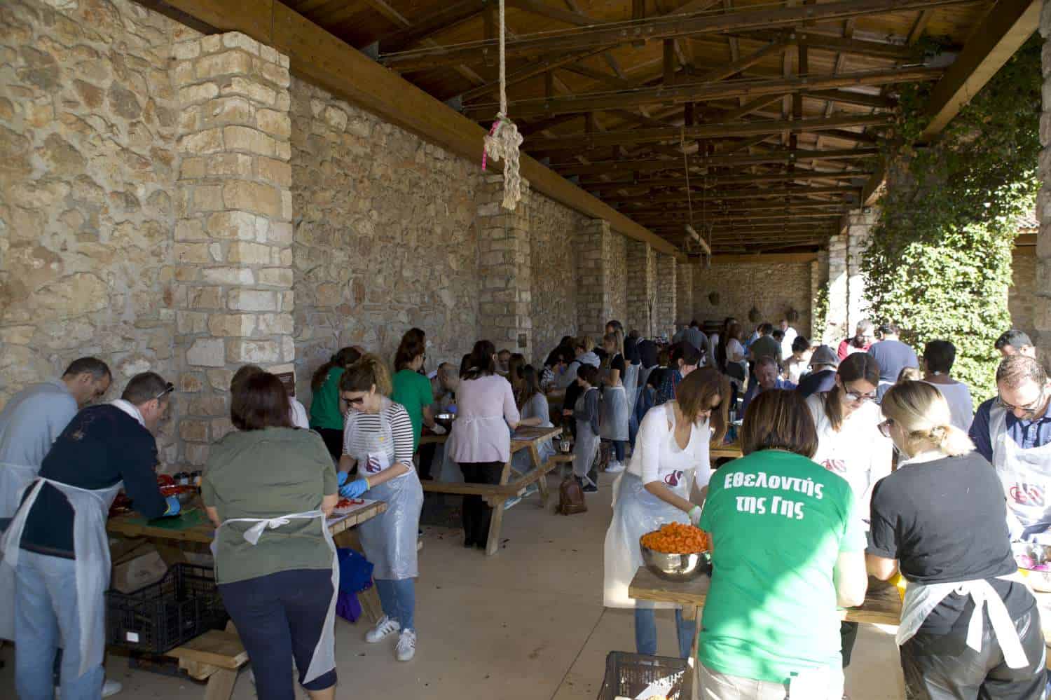 2.000 μερίδες φαγητό μαγείρεψαν τα μέλη του ΣΕΣΑΕ σε συνεργασία με την Οργάνωση ΓΗ