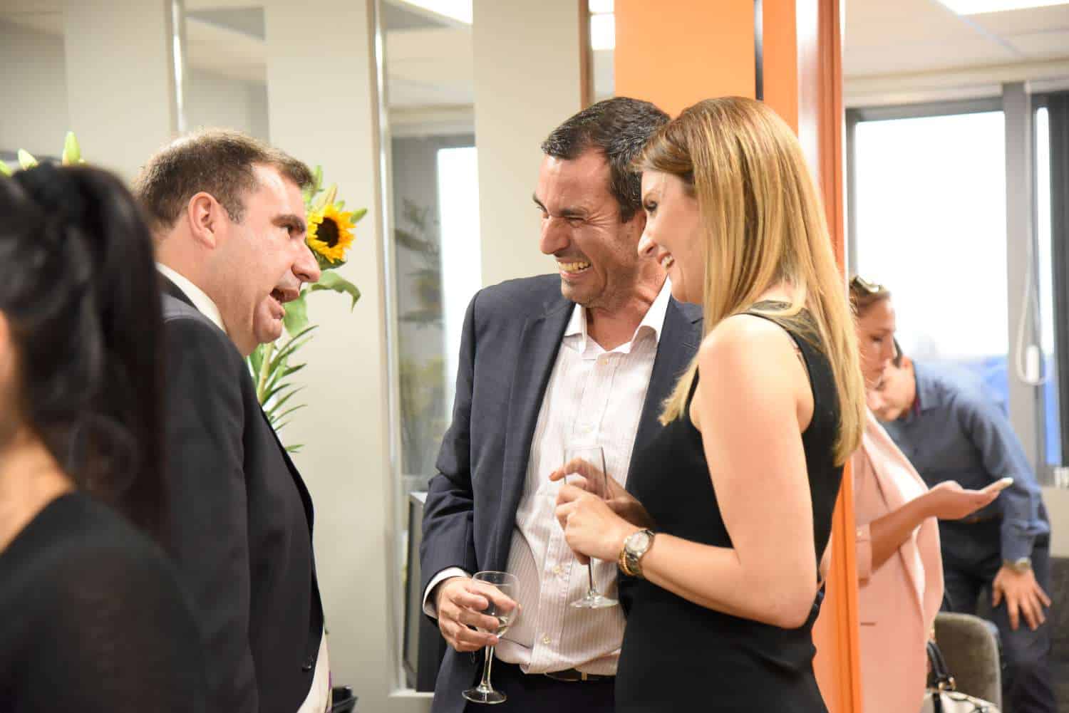 Σε σύγχρονα γραφεία και με μοντέλο εξωστρέφειας η wedo.insure