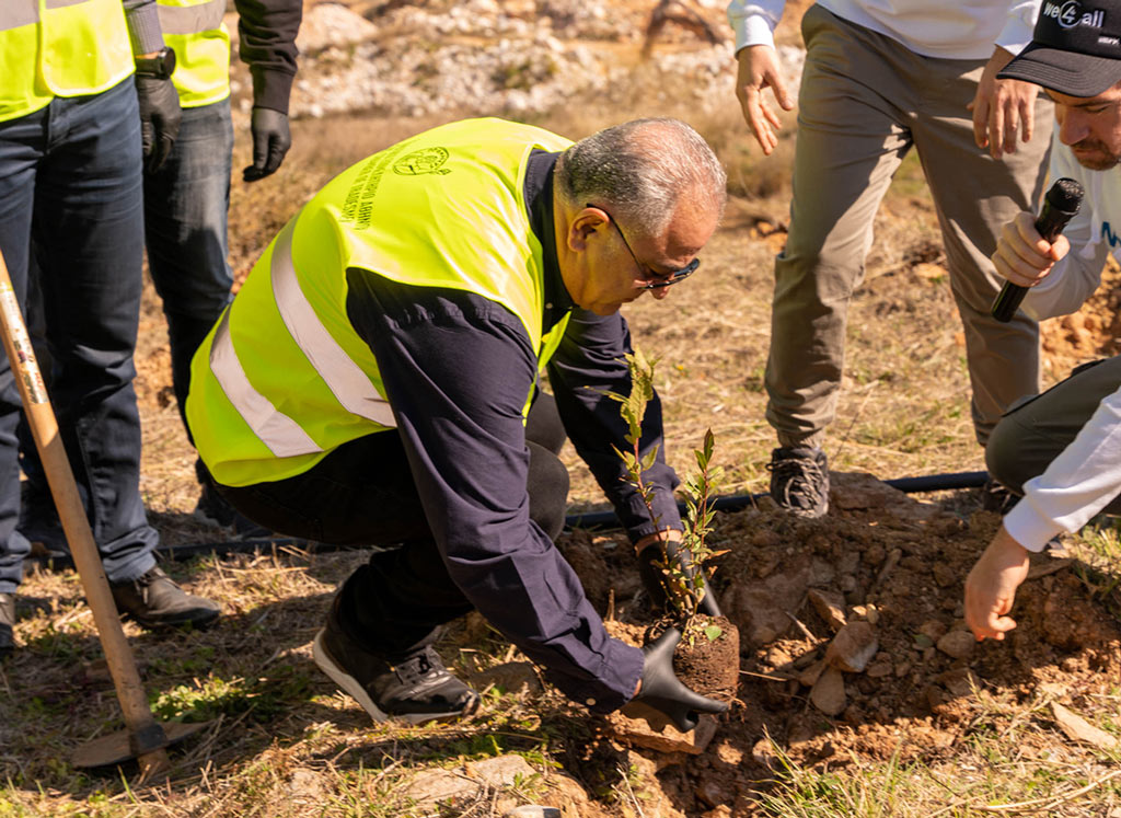 Ε.Ε.Α.: Ξεκίνησε την περιβαλλοντική του δράση με τη δενδροφύτευση στον Υμηττό