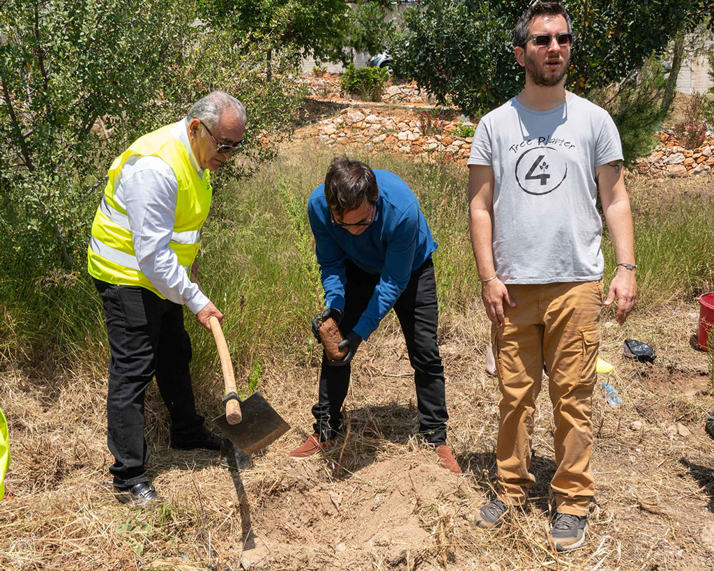 Μεγάλη η ανταπόκριση στη δενδροφύτευση του Ε.Ε.Α. στο Χαϊδάρι
