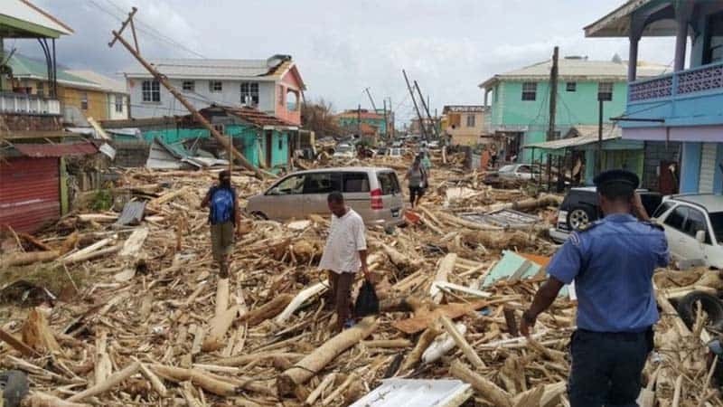 Οι τυφώνες Harvey, Irma και Maria θα κοστίσουν στη Munich Re € 2,7δις