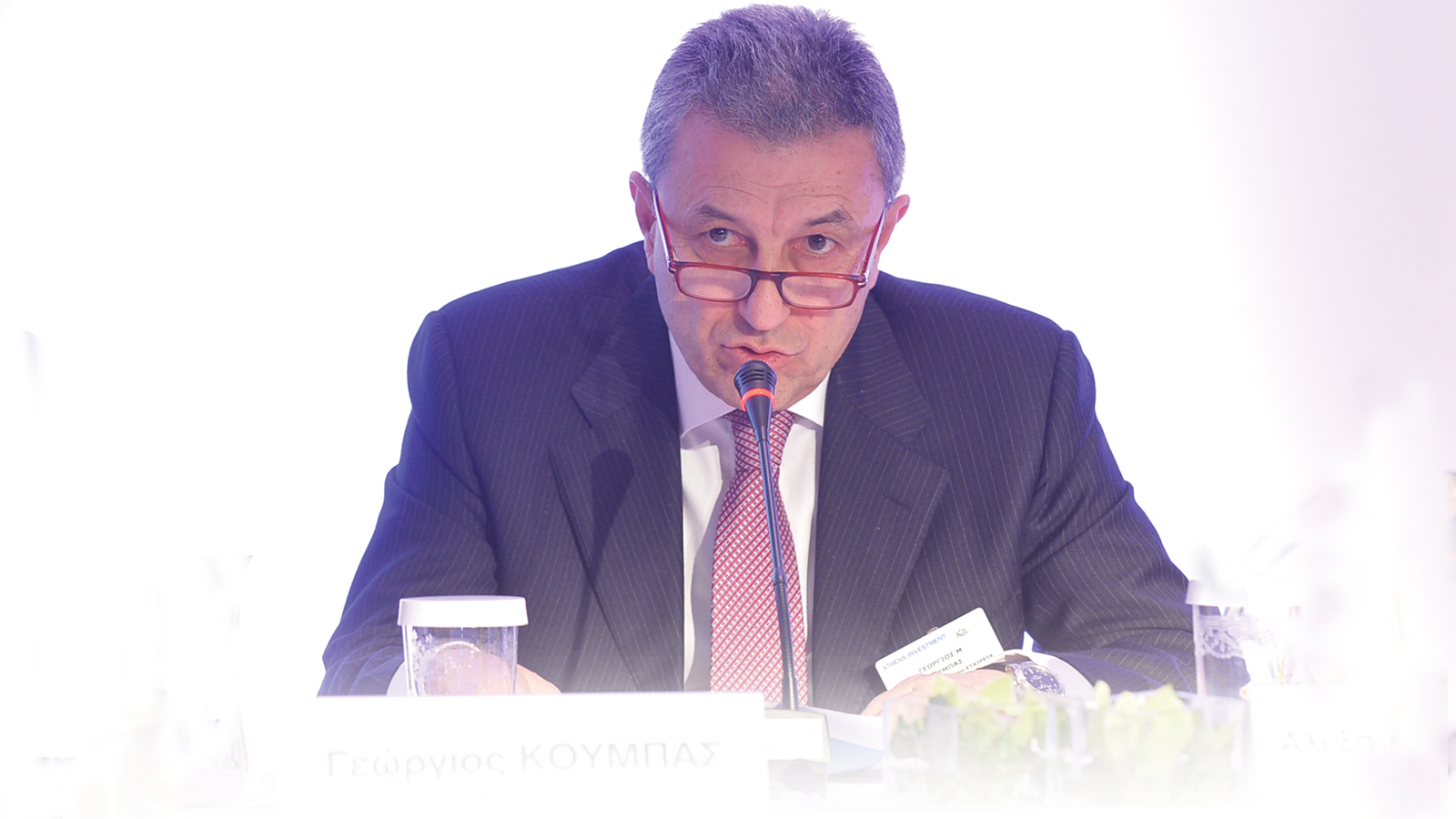Ο Γιώργος Κούμπας ξεδιπλώνει την ψυχή του και αναδεικνύει την ασφαλιστική αγορά
