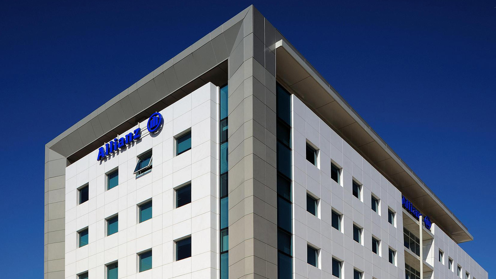 Allianz Ελλάδος: Νέα υπηρεσία αναγγελίας περιστατικού Οδικής Βοήθειας