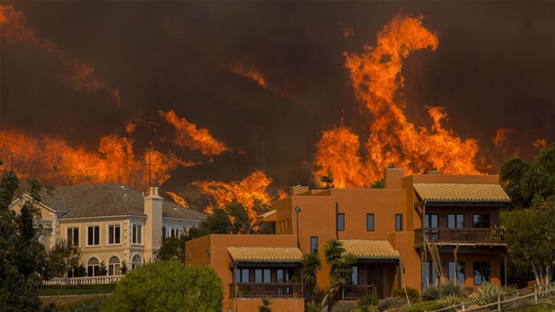 Η καταστροφικότερη πυρκαγιά στην ιστορία της Καλιφόρνια