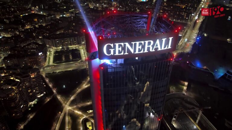 Φωτίστηκε ο πύργος της Generali στο Μιλάνο