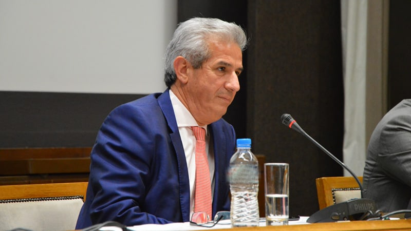 Τριγμοί στην έδρα της Prime