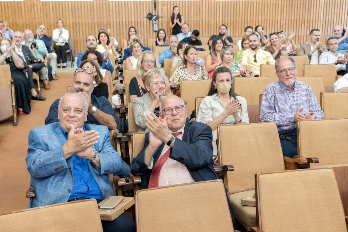 Συστάσεις! Το νέο βιβλίο του Κυριάκου Χατζηστεφάνου