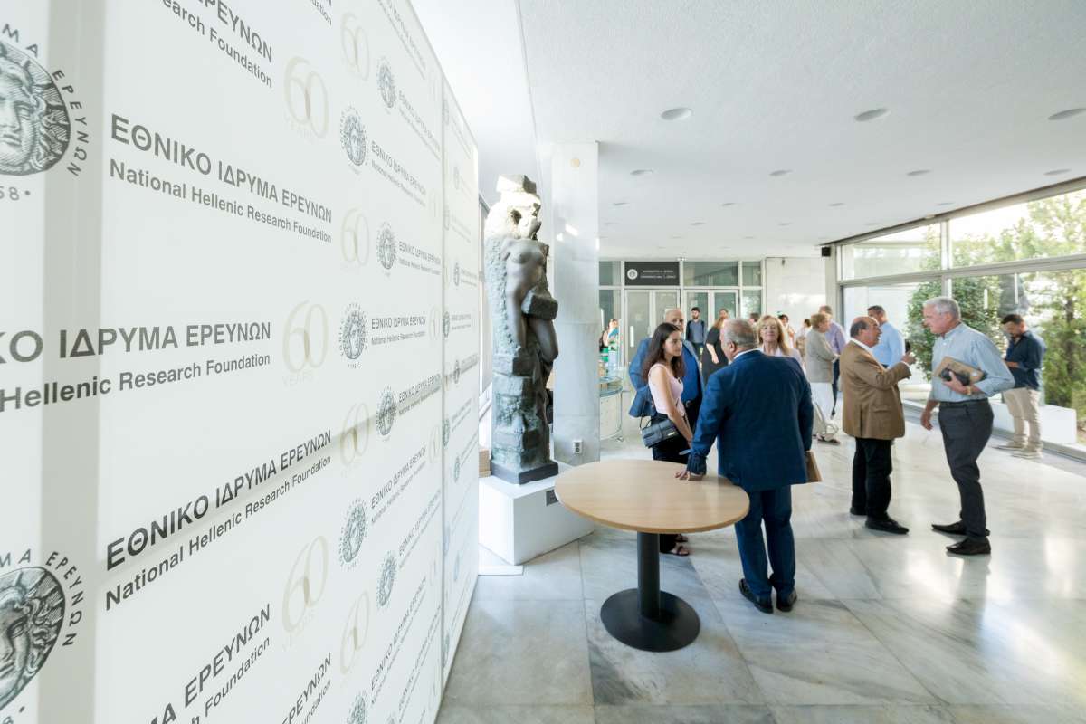 Συστάσεις! Το νέο βιβλίο του Κυριάκου Χατζηστεφάνου
