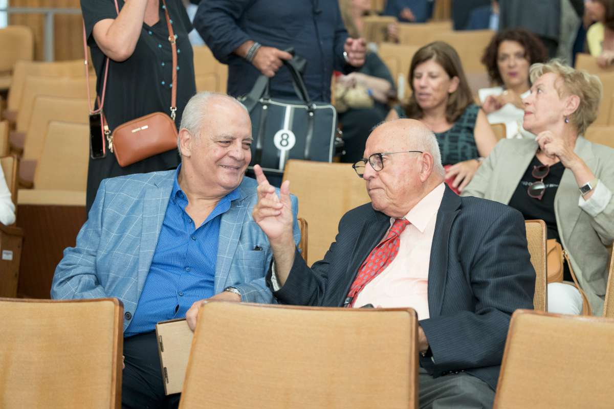 Συστάσεις! Το νέο βιβλίο του Κυριάκου Χατζηστεφάνου
