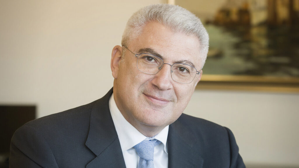 Δ/νων & Εργαζόμενοι Εθνικής Ασφαλιστικής: Ίσος προς ίσους