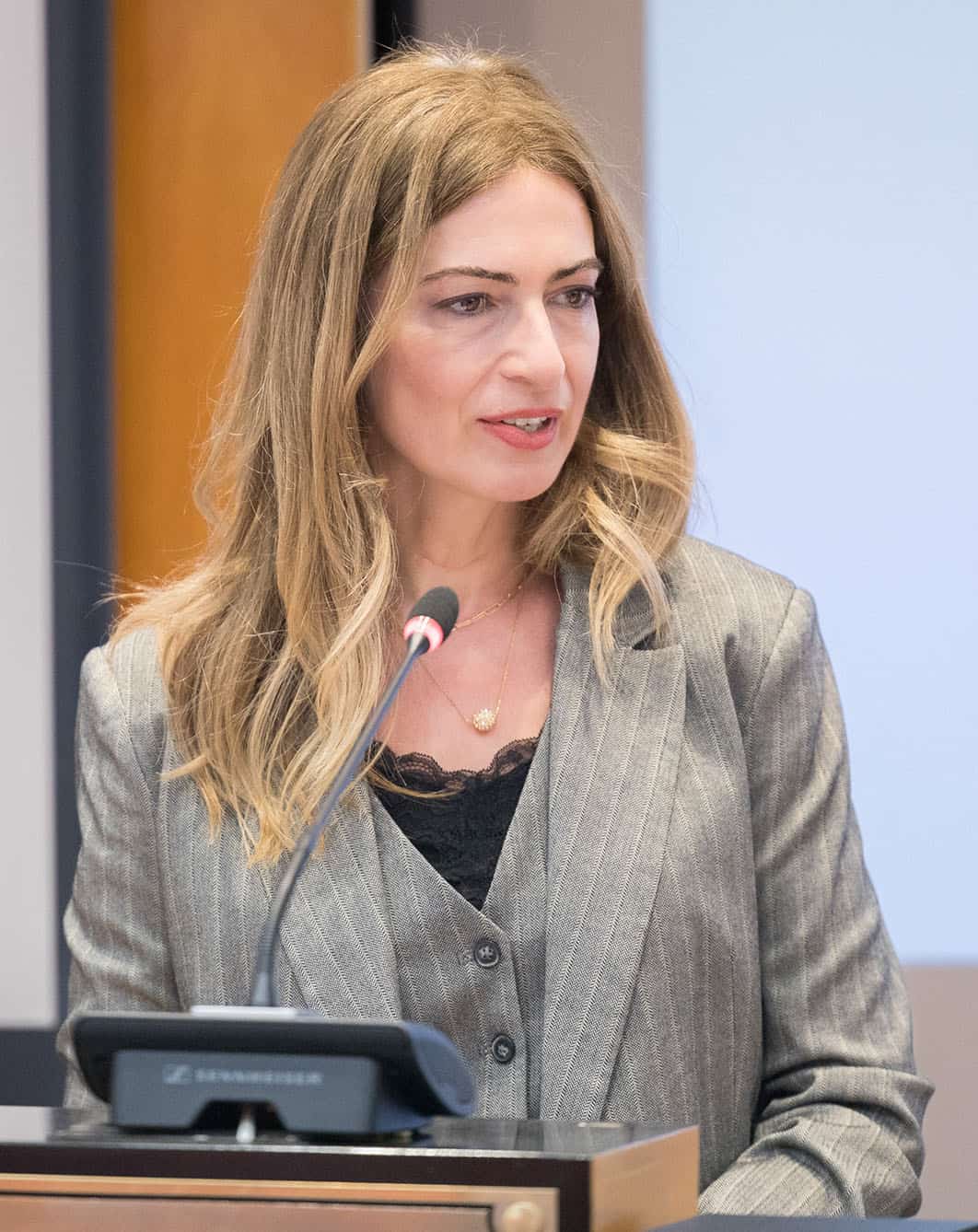ΠΑ.ΠΕΙ. – ΠΑΡΟΝ – HHG: Ημερίδα Ευαισθητοποίησης για τον Καρκίνο του Μαστού
