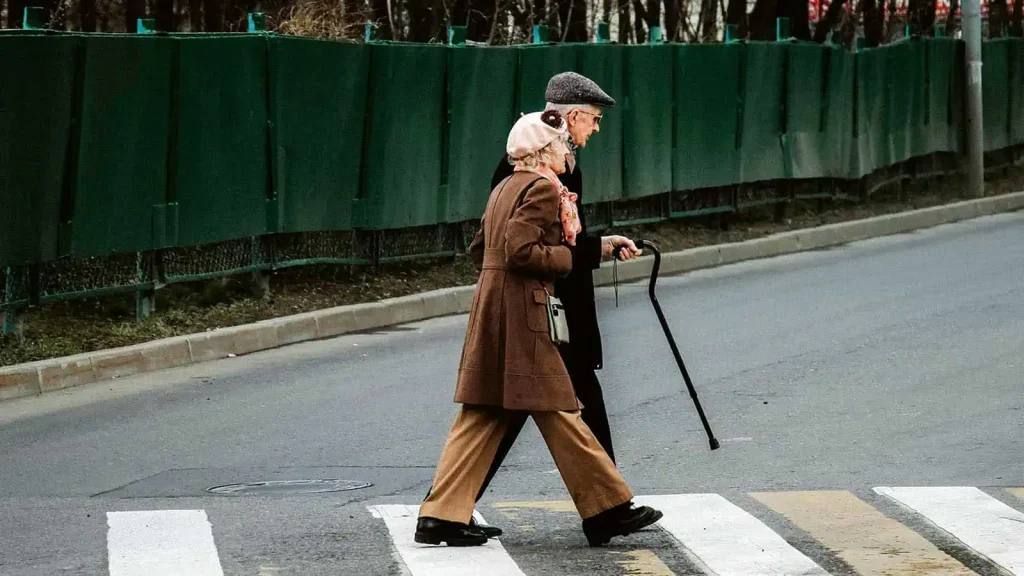 Ασφάλιση & Μακροζωία: Πώς θα προστατεύονται οι άνθρωποι ως τα 100;