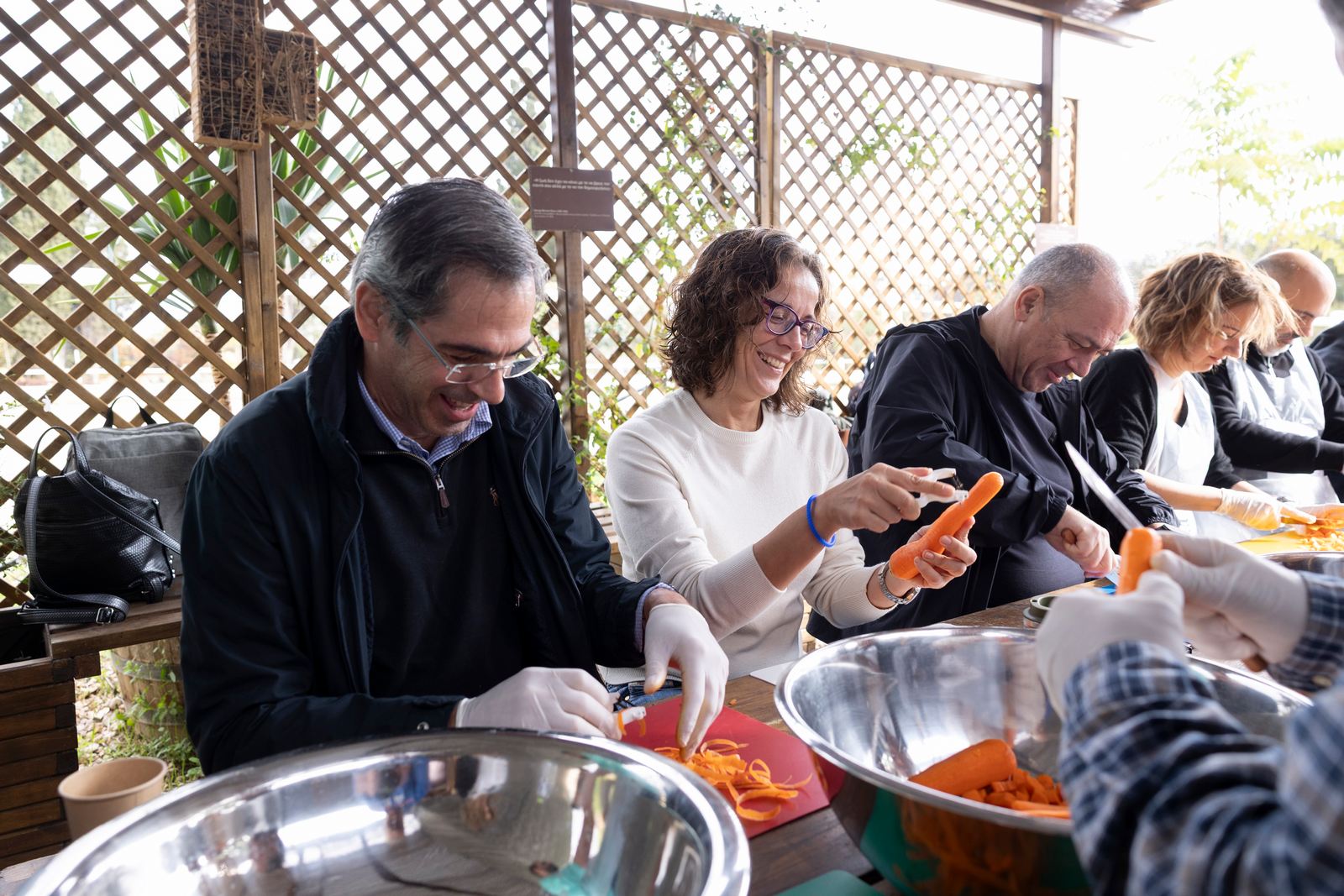 2.000 μερίδες φαγητό ετοιμάστηκαν από τον Σ.Ε.Σ.Α.Ε. σε συνεργασία με την Οργάνωση ΓΗ