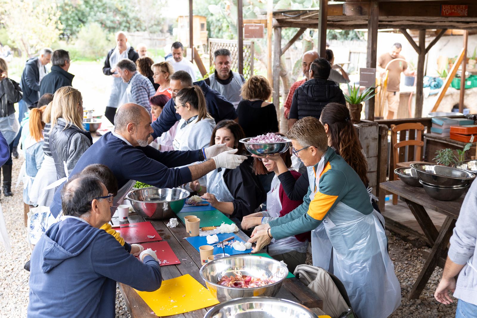 2.000 μερίδες φαγητό ετοιμάστηκαν από τον Σ.Ε.Σ.Α.Ε. σε συνεργασία με την Οργάνωση ΓΗ