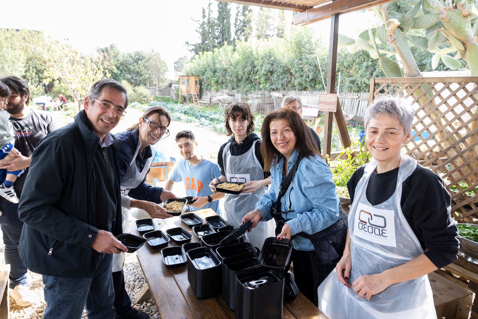 2.000 μερίδες φαγητό ετοιμάστηκαν από τον Σ.Ε.Σ.Α.Ε. σε συνεργασία με την Οργάνωση ΓΗ