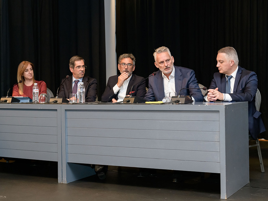 Ημερίδα ΕΕΘ: Με καλές προθέσεις αλλά και περιορισμένη ανταπόκριση των διαμεσολαβητών Ημερίδα ΕΕΘ: Με καλές προθέσεις αλλά και περιορισμένη ανταπόκριση των διαμεσολαβητών