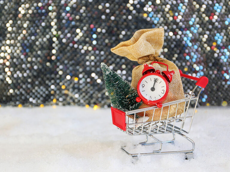 Χριστούγεννα 2025: Τι δείχνει έρευνα της ΕΥ για τις αγορές των Ελλήνων