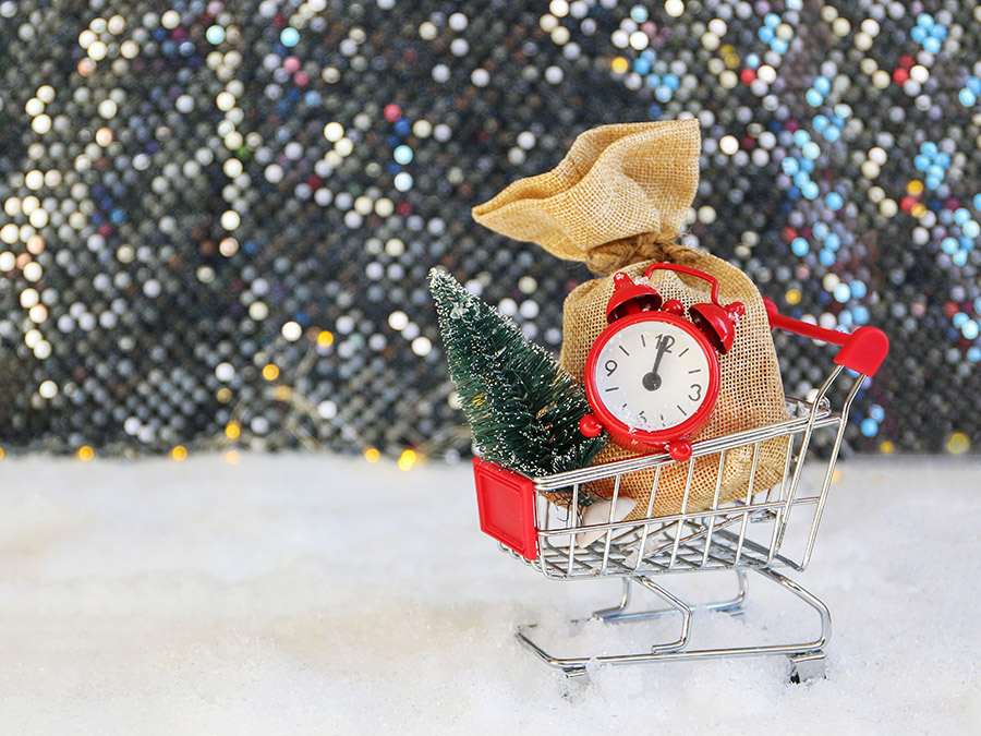 Χριστούγεννα 2025: Τι δείχνει έρευνα της ΕΥ για τις αγορές των Ελλήνων