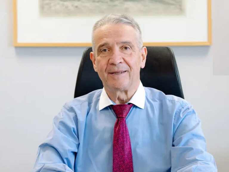 Το Συμφέρον του Πελάτη πάνω από το Δικαίωμα και του Διαμεσολαβητή Το Συμφέρον του Πελάτη πάνω από το Δικαίωμα και του Διαμεσολαβητή