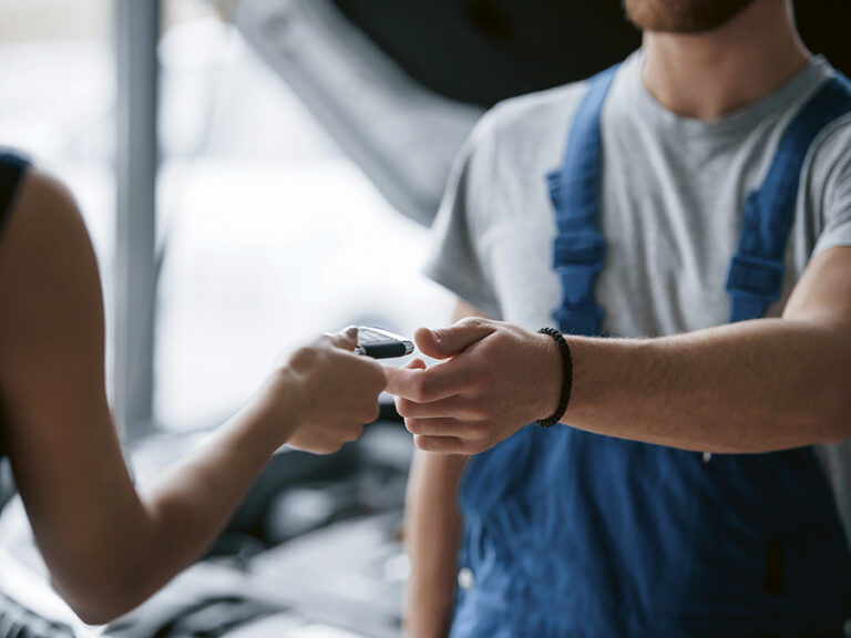 Έρευνα Hellas Direct: Τα τρακαρίσματα του 2025 και πώς ξεμπέρδεψαν οι οδηγοί