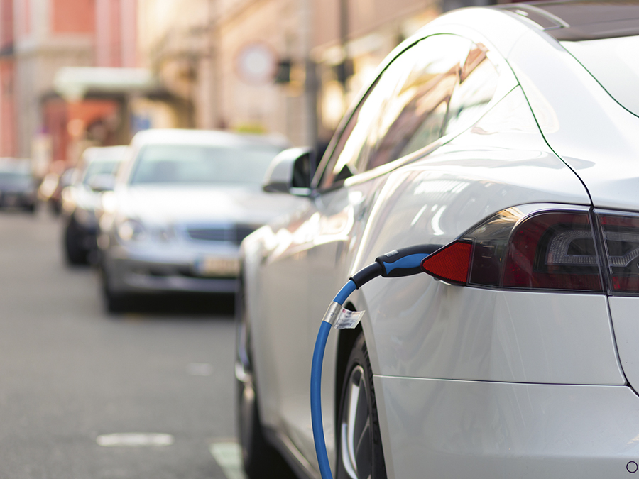 Ασφάλιση ηλεκτρικών οχημάτων: Υπό πίεση η κερδοφορία, νέες προκλήσεις