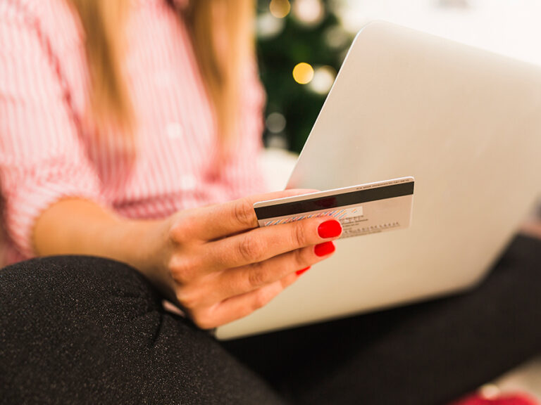Kaspersky: Πόσο ασφαλείς είναι οι online αγορές στις εκπτώσεις;