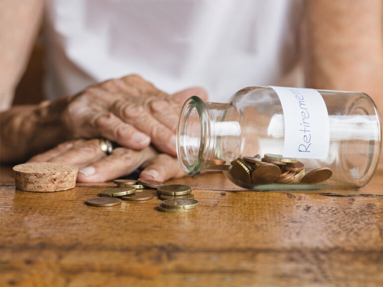 4 στους 10 Ευρωπαίους & 6 στους 10 Έλληνες δεν αποταμιεύουν για τη σύνταξή τους 4 στους 10 Ευρωπαίους & 6 στους 10 Έλληνες δεν αποταμιεύουν για τη σύνταξή τους