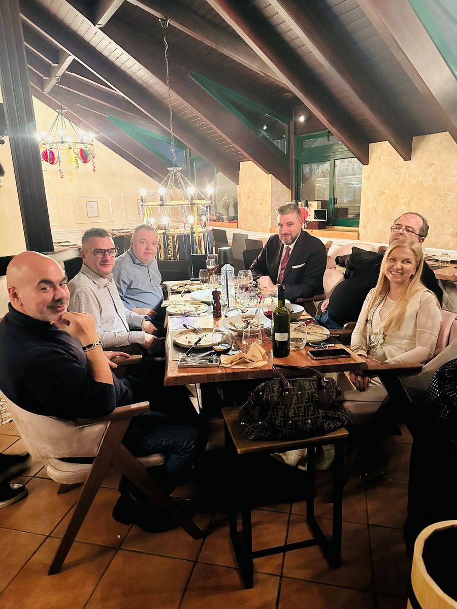 Το πιο γεμάτο MDRT Power Table μέχρι σήμερα Το πιο γεμάτο MDRT Power Table μέχρι σήμερα