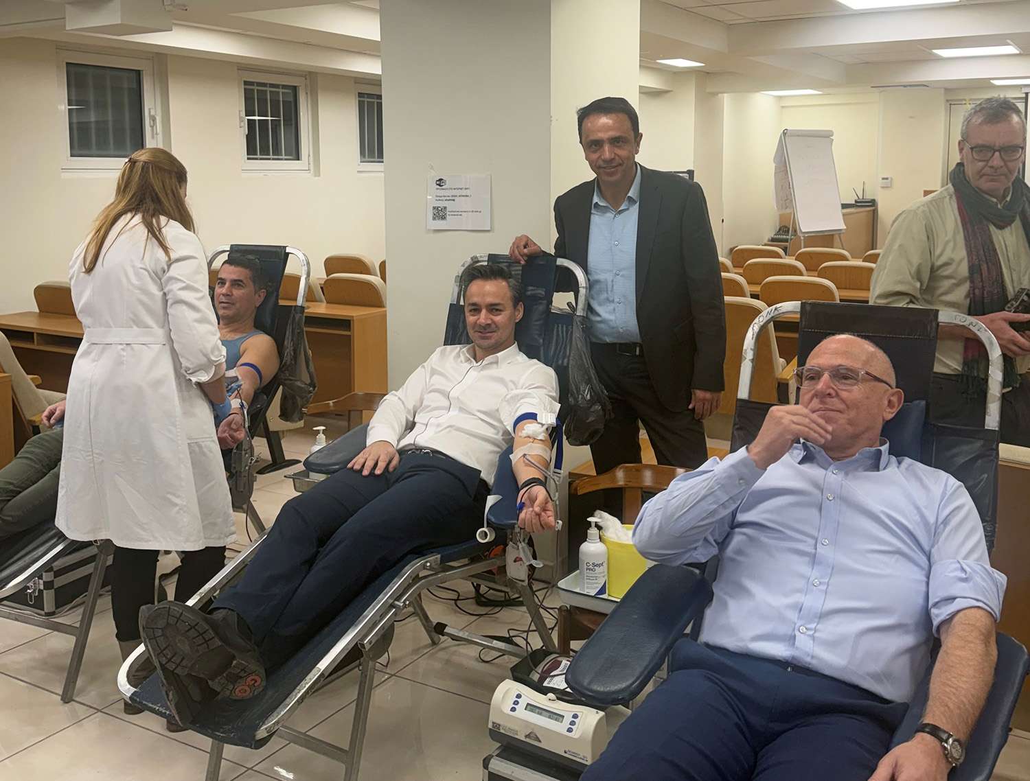 Ε.Ε.Α.: Θερμή ανταπόκριση στην πρώτη εθελοντική αιμοδοσία