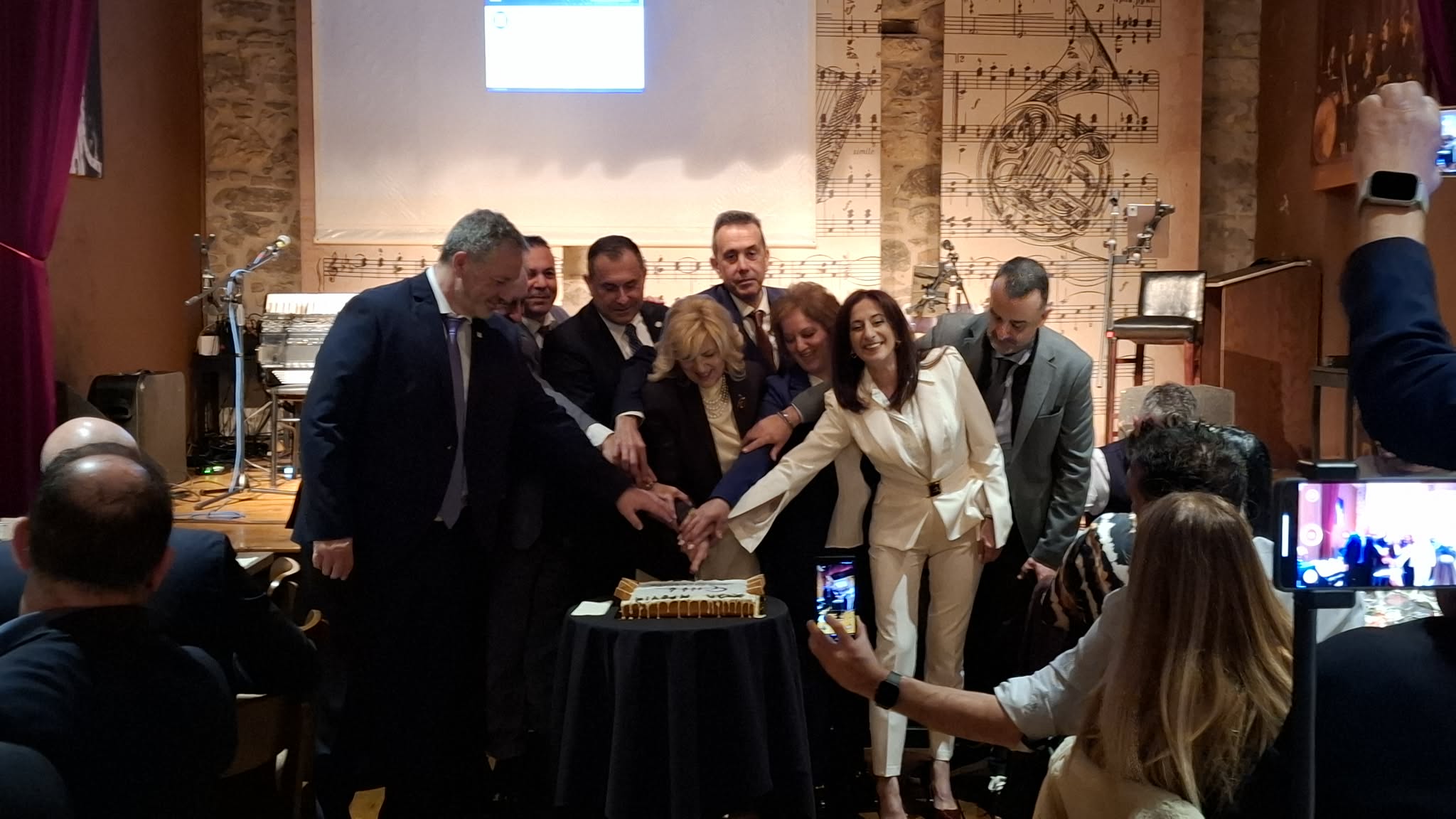 Η Ένωση Επαγγελματιών Ασφαλιστών ΝΔ. Ελλάδος έκοψε την πίτα της