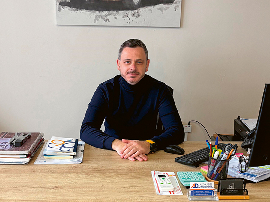 Οδοιπορικό εκτός των τειχών – 41η στάση: Τρίπολη, Βασίλης Δημογέροντας