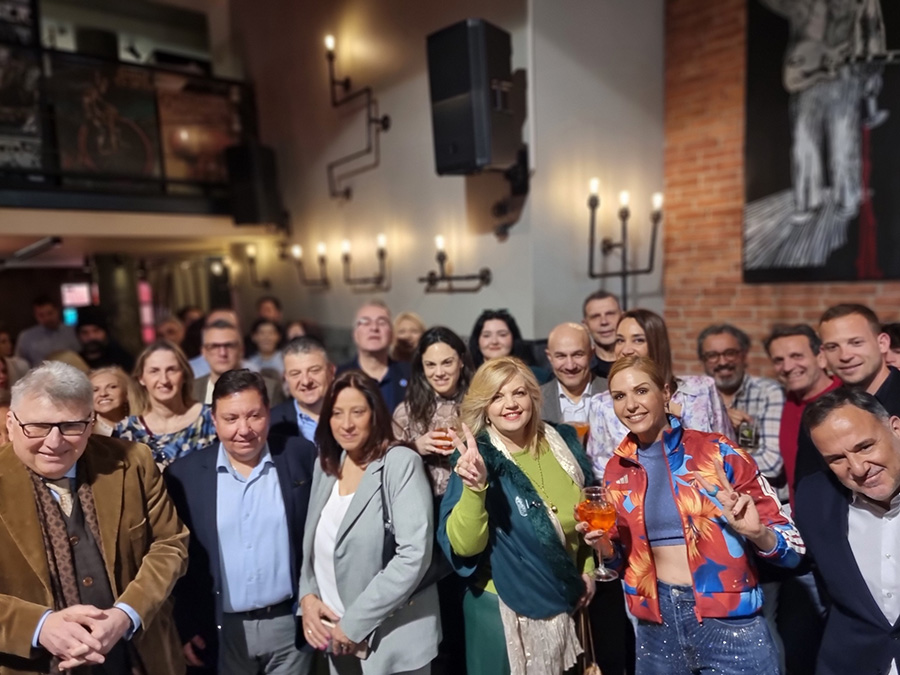 Η πρώτη κοπή πίτας του MDRT στην Ελλάδα Η πρώτη κοπή πίτας του MDRT στην Ελλάδα