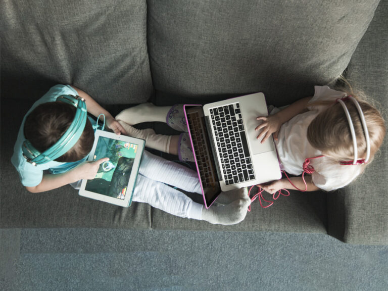 Πώς να κρατήσετε τα παιδιά σας ασφαλή στο διαδίκτυο: Ένας πρακτικός οδηγός για γονείς