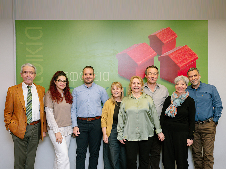 Η Επιθεώρηση Χρυσολόγου ευχαριστεί την Καρύδη Λένα για την υπερ-εικοσαετή προσφορά της Η Επιθεώρηση Χρυσολόγου ευχαριστεί την Καρύδη Λένα για την υπερ-εικοσαετή προσφορά της