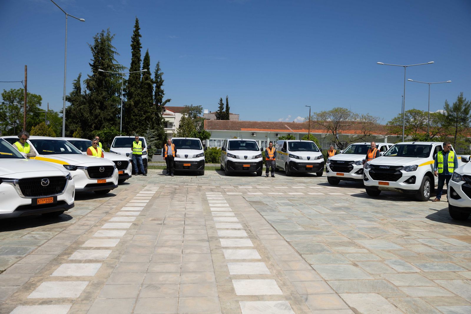 Εθνική Ασφαλιστική: Δωρεά 12 οχημάτων στην Περιφέρεια Θεσσαλίας