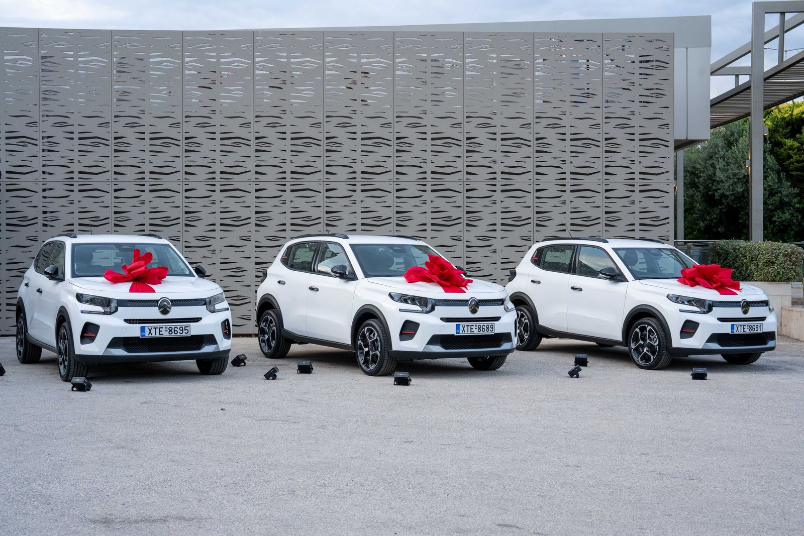MEGA Brokers: Τρία Citroën C3 Hybrid στους κορυφαίους συνεργάτες της