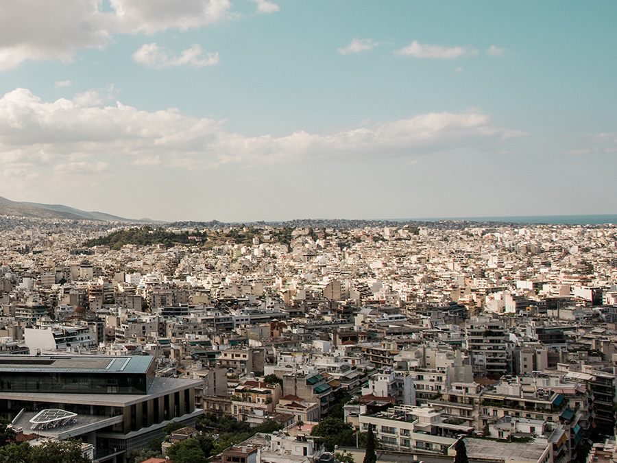 Morningstar DBRS: Η ανάκαμψη της αγοράς ακινήτων στην Ελλάδα ευνοεί τις τράπεζες